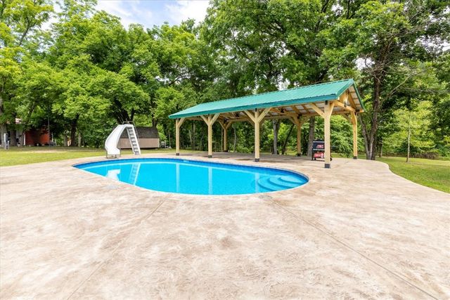 16123 Fruitwood Road, Gravette, AR 72736