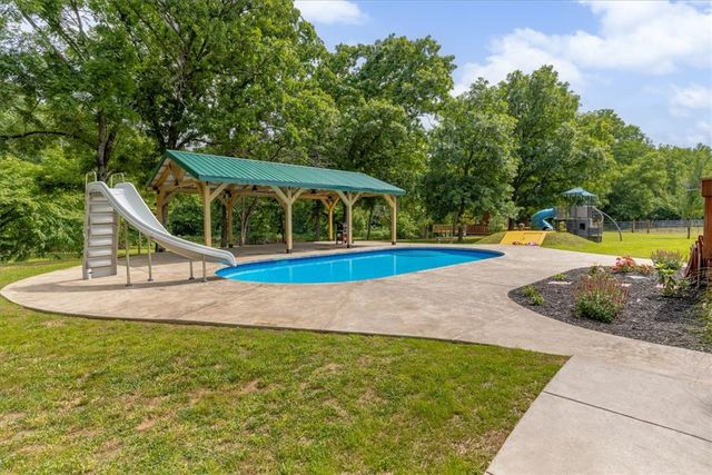 16123 Fruitwood Road, Gravette, AR 72736