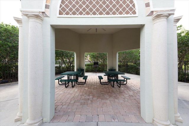 1700 NW Vivanco Street, Port St. Lucie, FL 34986