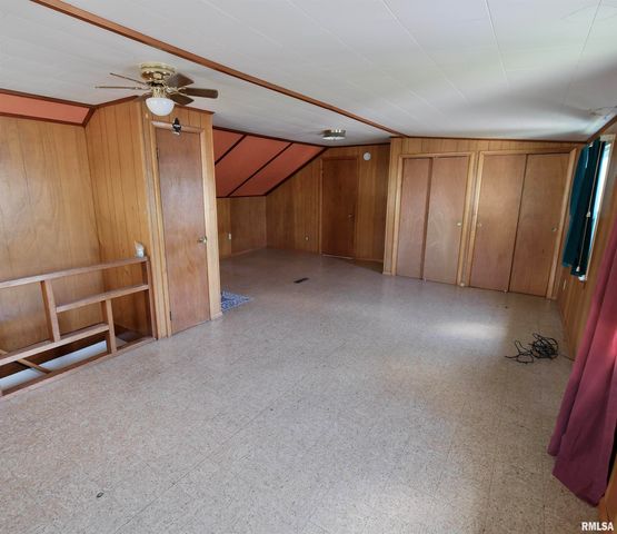 1800 42ND Street, Rock Island, IL 61201