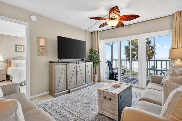 633 ALHAMBRA ROAD 205, Venice, FL 34285