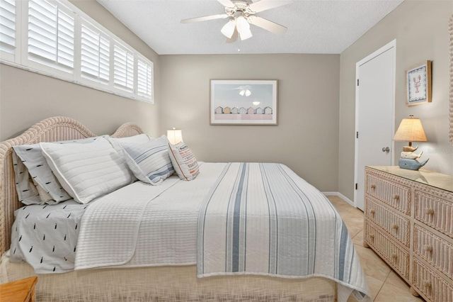 633 ALHAMBRA ROAD 205, Venice, FL 34285