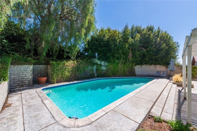 1215 W Bloomwood Road, Rancho Palos Verdes, CA 90275