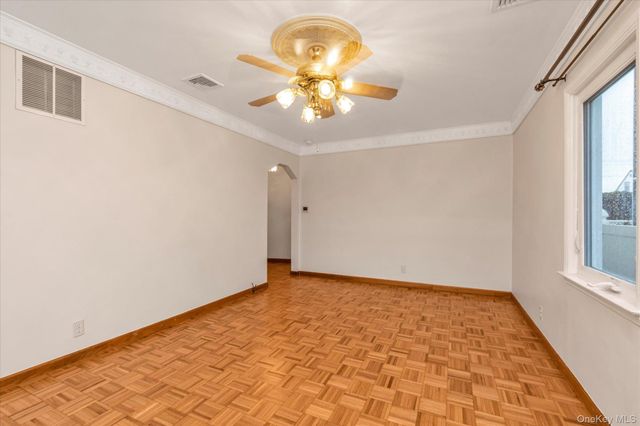 203 Pershing Parkway, Mineola, NY 11501