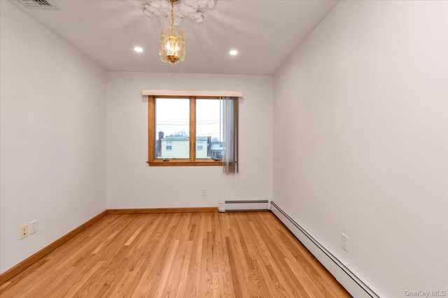 203 Pershing Parkway, Mineola, NY 11501