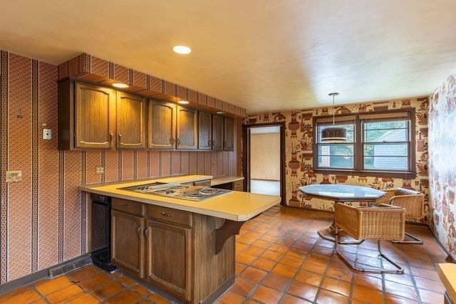 15 Casey, Canton, MA 02021