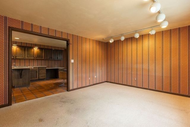 15 Casey, Canton, MA 02021