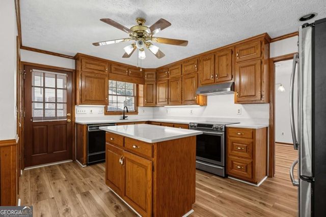 4393 Hale Place SW, Lilburn, GA 30047