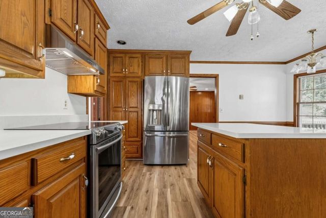 4393 Hale Place SW, Lilburn, GA 30047
