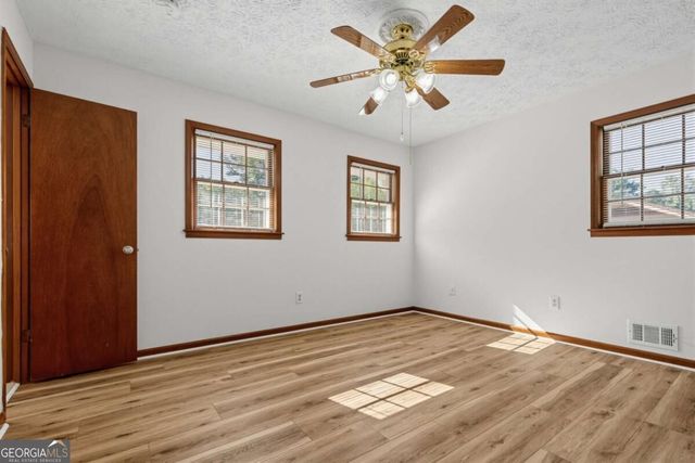 4393 Hale Place SW, Lilburn, GA 30047