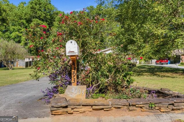 4393 Hale Place SW, Lilburn, GA 30047