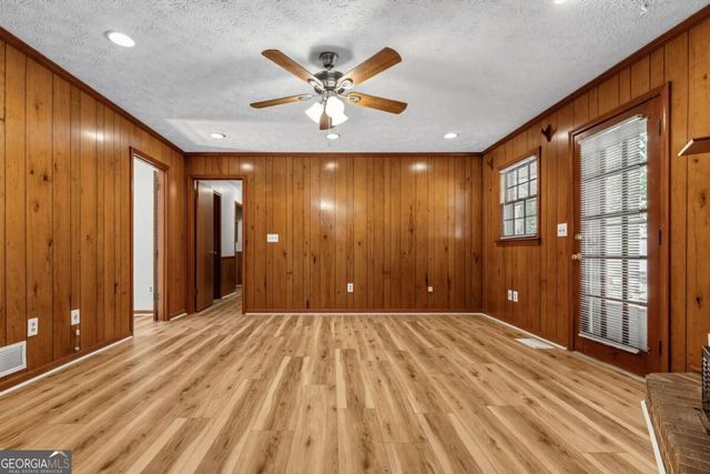 4393 Hale Place SW, Lilburn, GA 30047