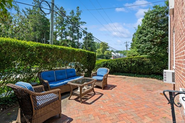 84 Putnam Park, Greenwich, CT 06830