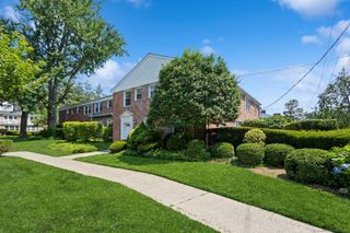 84 Putnam Park, Greenwich, CT 06830
