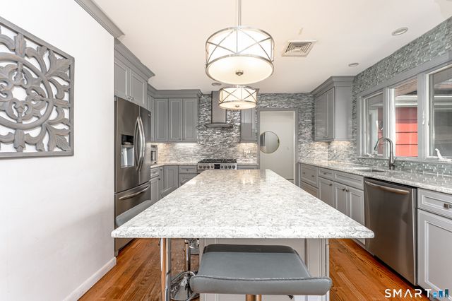 801 Townsend Avenue, New Haven, CT 06512