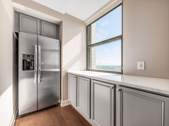 50 W Broad Street, 2801, Columbus, OH 43215