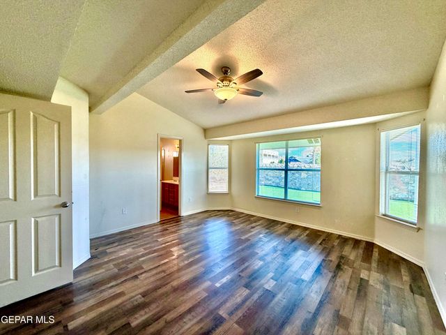 436 Oakhurst Lane, Horizon City, TX 79928