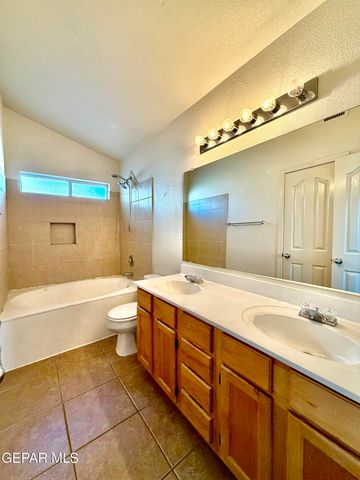 436 Oakhurst Lane, Horizon City, TX 79928