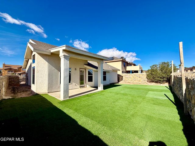 436 Oakhurst Lane, Horizon City, TX 79928