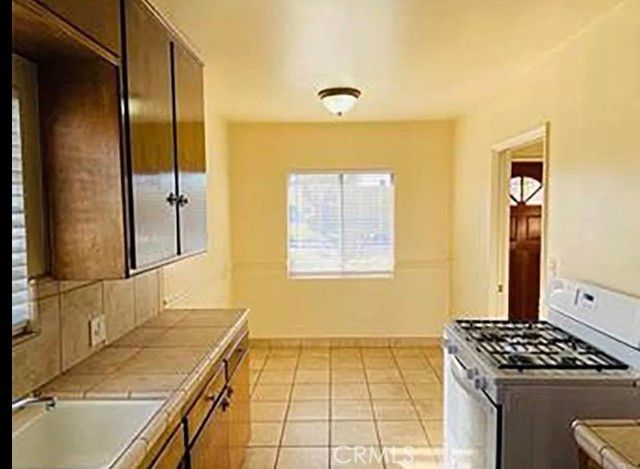 714 El Toro, Bakersfield, CA 93304