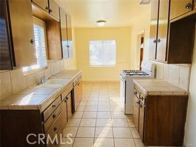 714 El Toro, Bakersfield, CA 93304