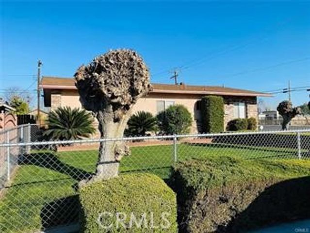 714 El Toro, Bakersfield, CA 93304