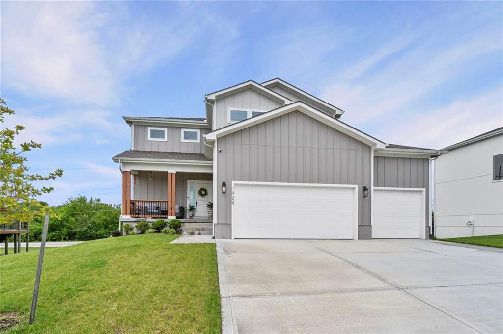 1929 SW Merryman Drive, Lee's Summit, MO 64082
