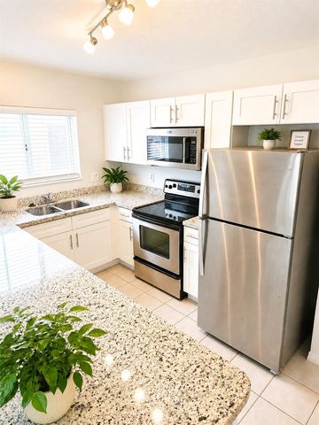 405 Kelly Lane, Weston, FL 33326