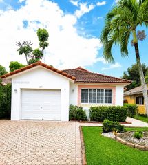 405 Kelly Lane, Weston, FL 33326