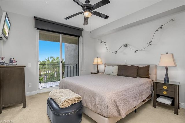 425 Cove Tower DR 504, Naples, FL 34110