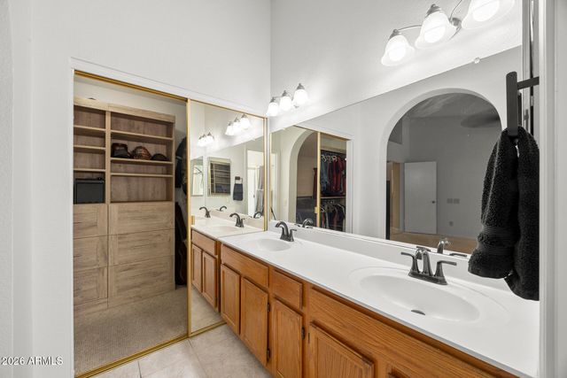 3055 N 64TH Street, Mesa, AZ 85215
