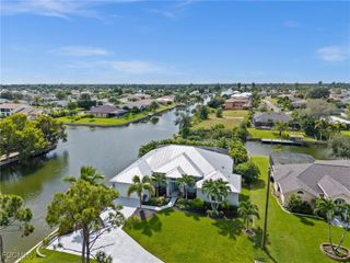 528 SE 14th TER, Cape Coral, FL 33990