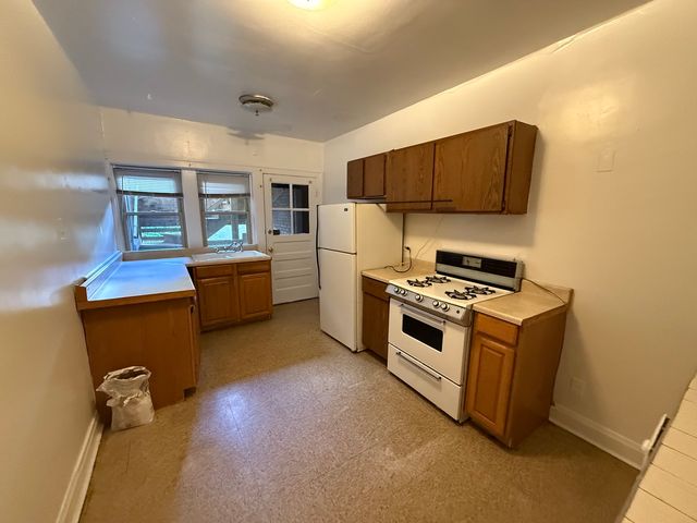 3148 Harlem Avenue 2G, Riverside, IL 60546