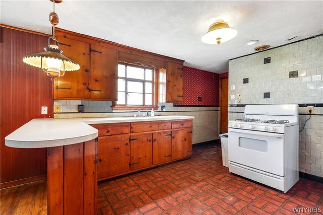 101 Kennedy Road, Cheektowaga, NY 14227