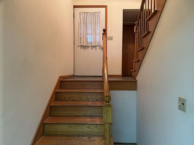 11108 N 550 E, Demotte, IN 46310