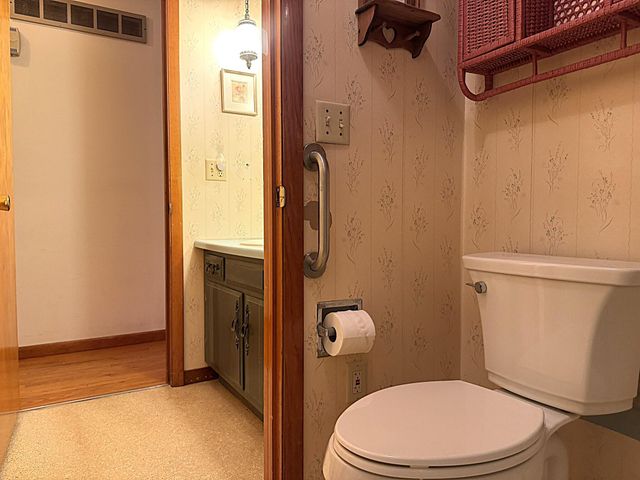 11108 N 550 E, Demotte, IN 46310