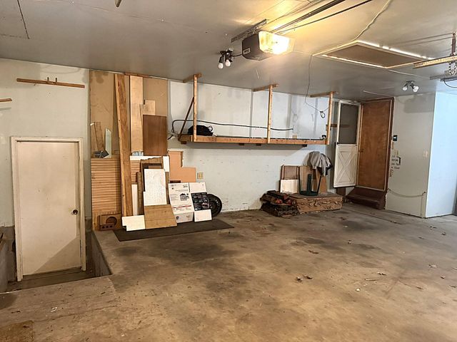 11108 N 550 E, Demotte, IN 46310