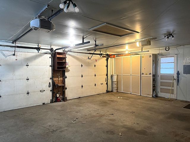 11108 N 550 E, Demotte, IN 46310