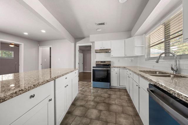 6138 Kenilwood Drive, Houston, TX 77033