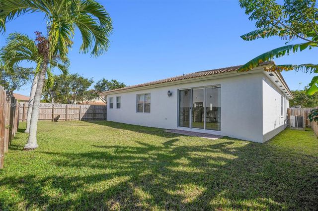 1492 NE 40th Ave, Homestead, FL 33033