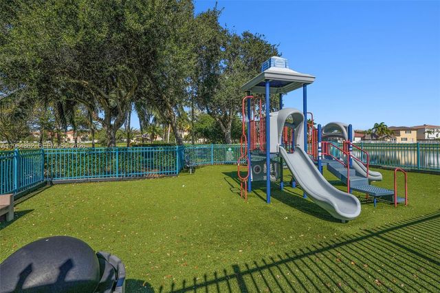 1492 NE 40th Ave, Homestead, FL 33033