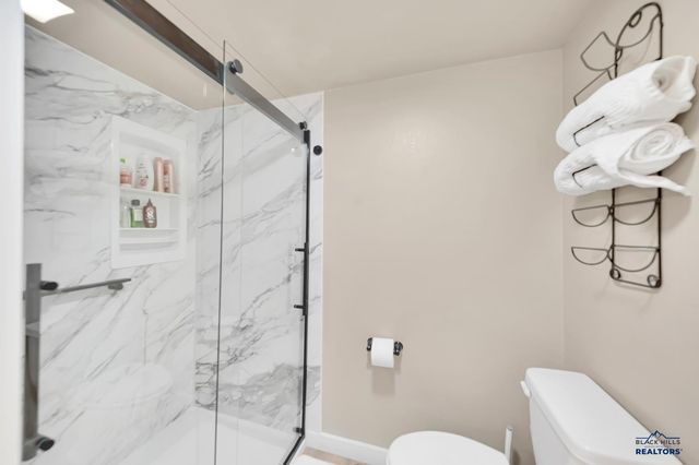 648 LIBERTY PARK DR, Box Elder, SD 57701