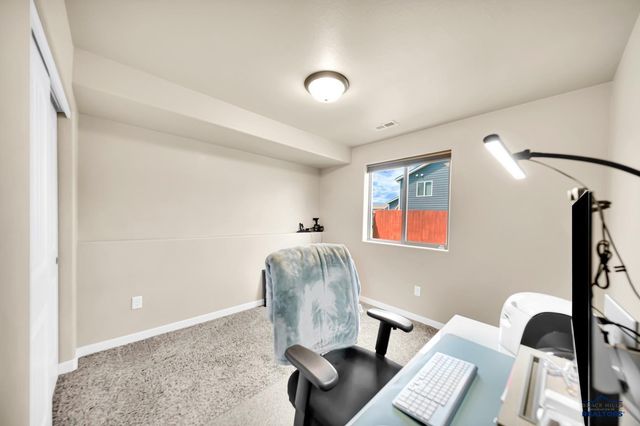 648 LIBERTY PARK DR, Box Elder, SD 57701