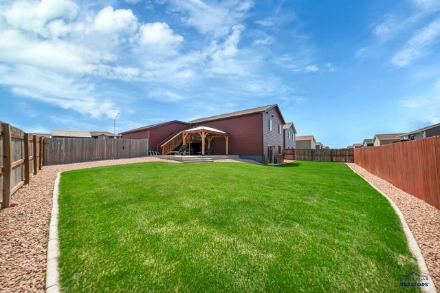 648 LIBERTY PARK DR, Box Elder, SD 57701
