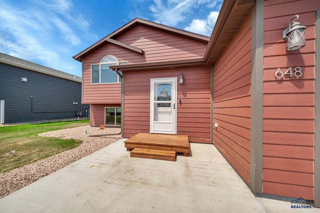 648 LIBERTY PARK DR, Box Elder, SD 57701