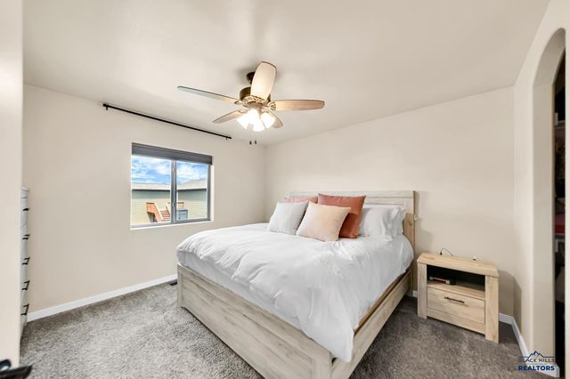 648 LIBERTY PARK DR, Box Elder, SD 57701