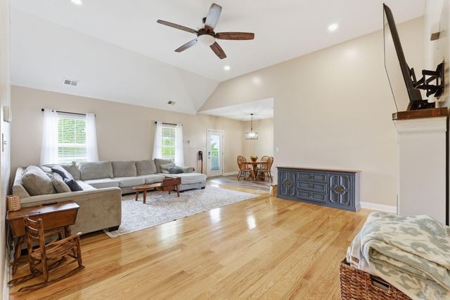102 Blowing Tree Drive, Georgetown, KY 40324