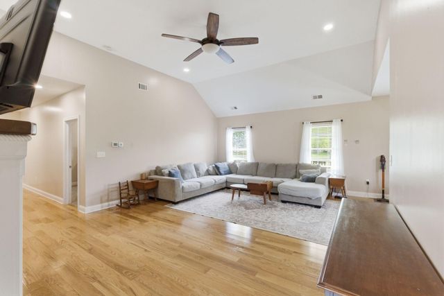 102 Blowing Tree Drive, Georgetown, KY 40324