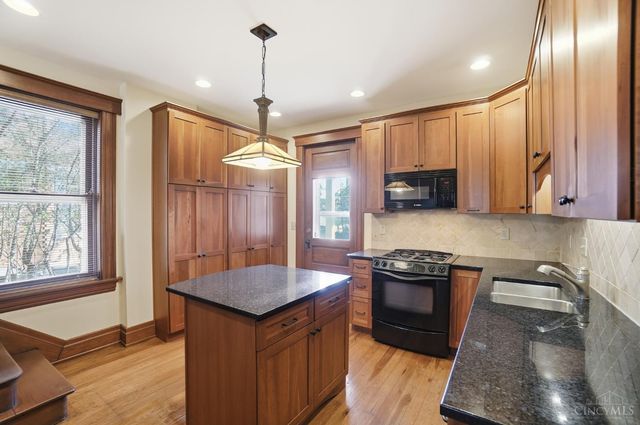 3548 Mooney Avenue, Cincinnati, OH 45208