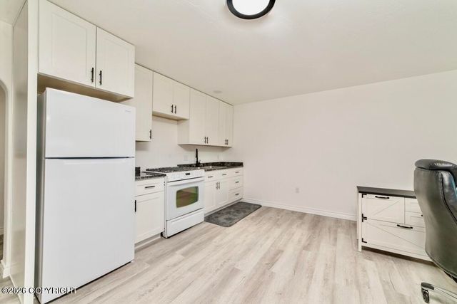 42175 W Lake Court, Soldotna, AK 99669